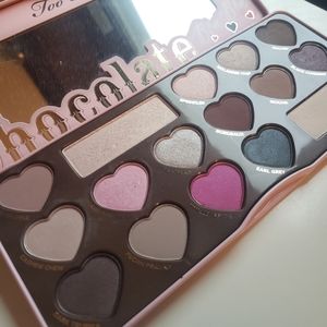 Too Faced - CHOCOLATE BON BONS PALETTE